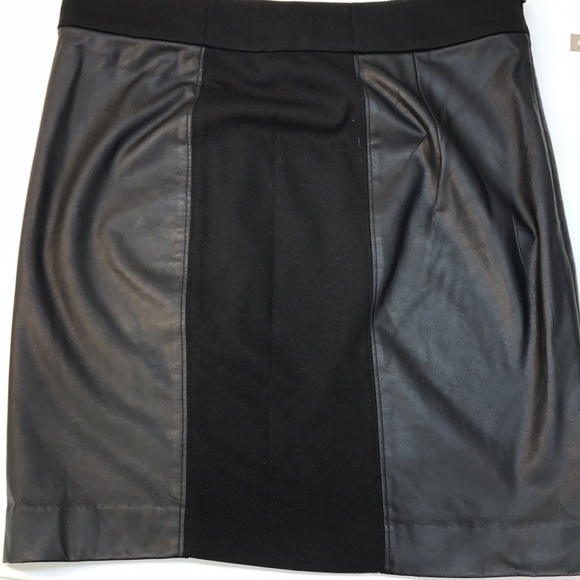 Ann Taylor LOFT Faux Leather Black Mini Skirt Size 4 - Picture 11 of 12